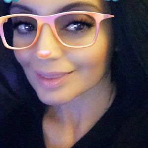 Meet your Posher, Brenda